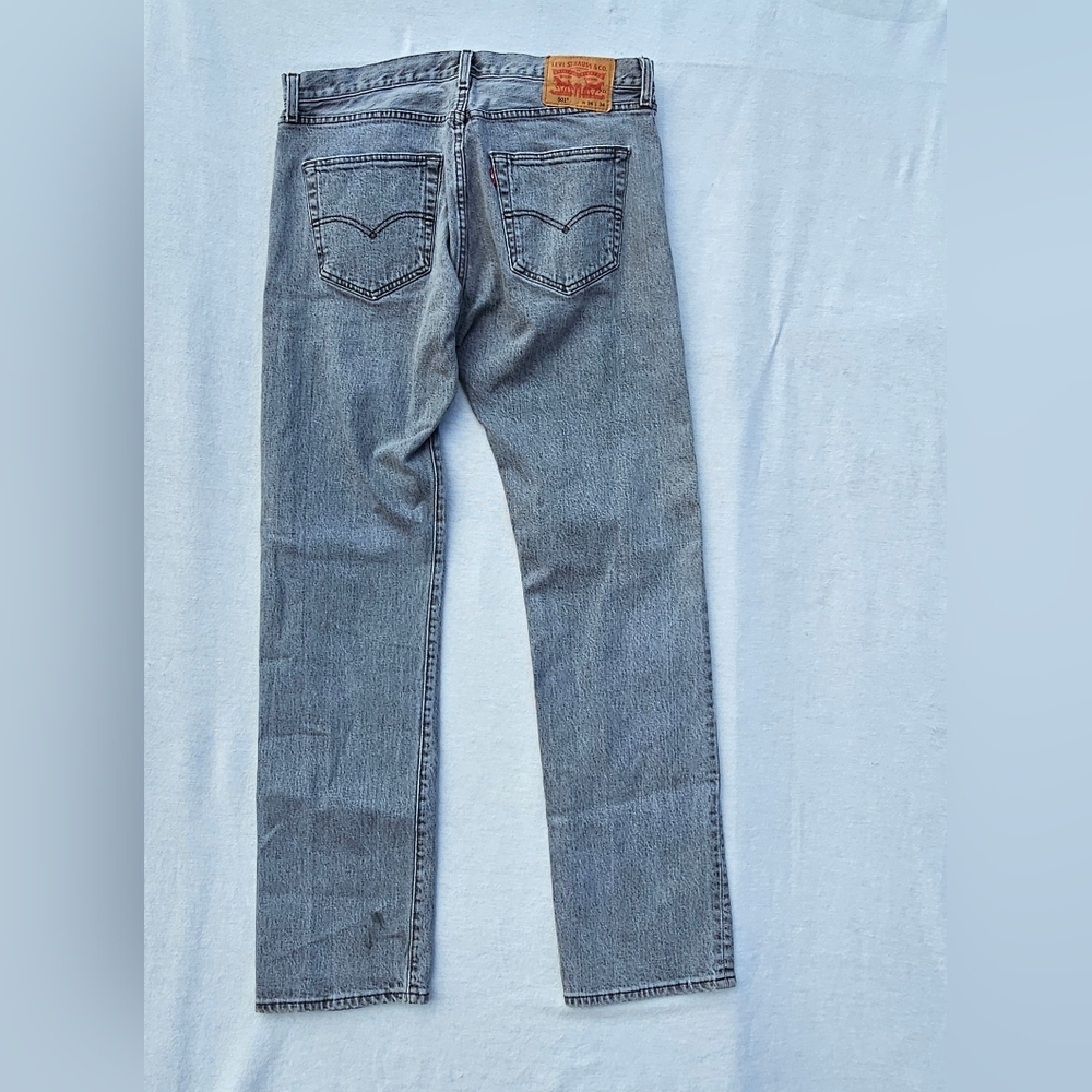Levi's Men's Straight Jeans in Slate Lights Black. - Picture 2 of 6
